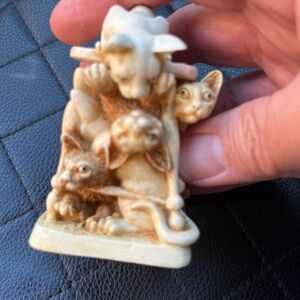 Trinket box Tony’s tabbies a group of cats